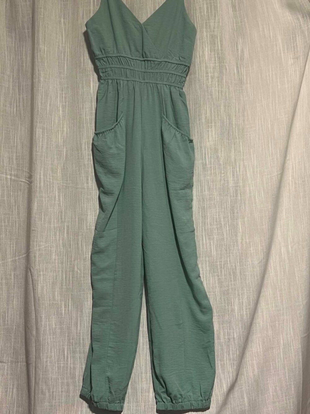 NWOT Cupshe Cami V-Neck Jumpsuit Sage Green Size XS - Picture 3 of 13
